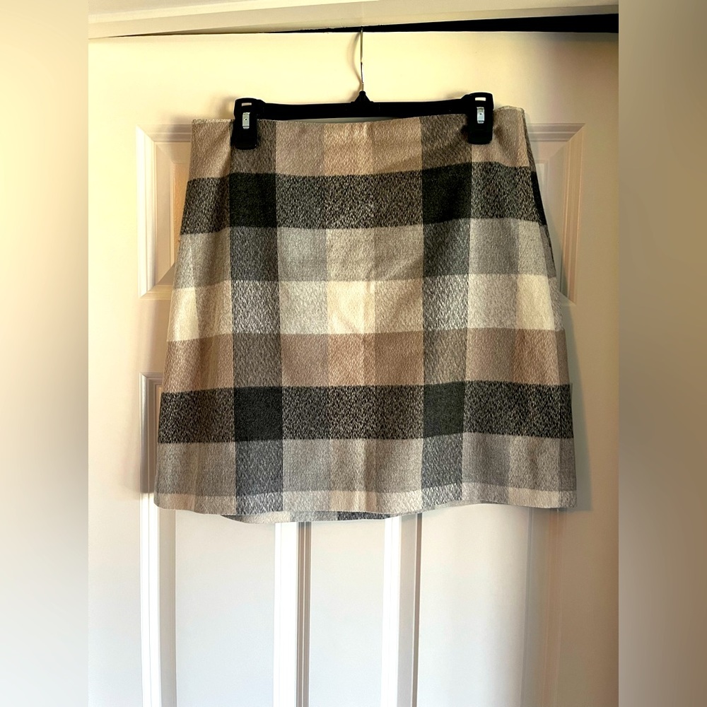 The Loft plaid grey/tan/cream skirt - Size 8